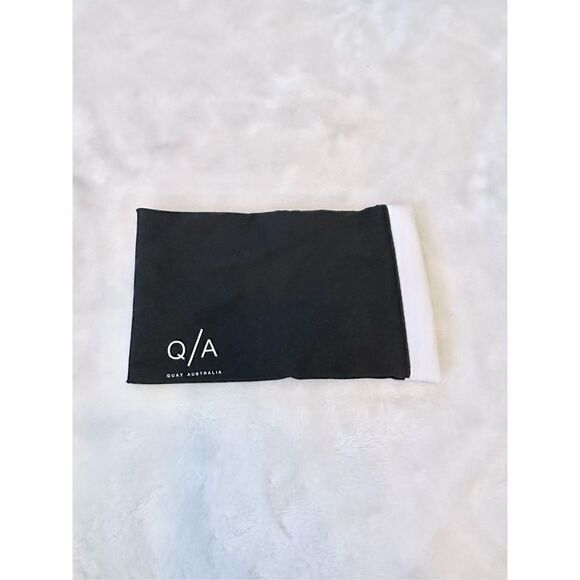 Quay black and white sunglasses case - Picture 3 of 5